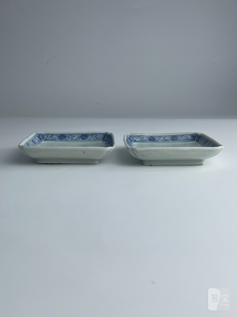 明万历  青花花卉纹倭角四方洗（一对） - 图3